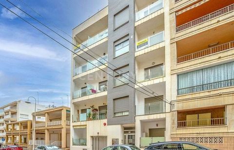 Wilt u een appartement kopen in Guardamar del Segura (Alicante)? Uitstekende gelegenheid om dit appartement met een oppervlakte van 54m² te verwerven. Het is een prachtig appartement gelegen op de eerste verdieping van een 5 verdiepingen tellend gebo...