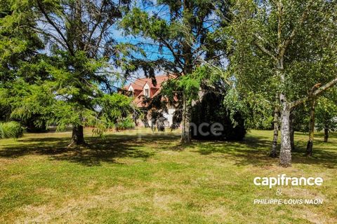 Il vous faudra à peine 10MN A PARTIR DU CENTRE-VILLE DU MANS pour rejoindre cette superbe demeure nichée dans un cadre privilégié d'une commune très prisée de la première couronne du Mans. Une fois le portail d'entrée passé, vous apprécierez ce senti...