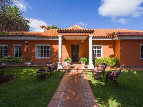 Welcome to a place where history and charm meet In the heart of Guamasa, in the quietest and most coveted area, hides a property that seems to have come out of the pages of a fairy tale. Just a few minutes from the magical city of La Laguna and a sho...