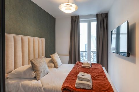 Checkmyguest biedt u een prachtig appartement van 99 m² op de eerste verdieping in de gewilde wijk Ternes. Dit moderne appartement beschikt over vier elegante slaapkamers, ideaal voor een gezin of zakengroep. U bevindt zich op een steenworp afstand v...