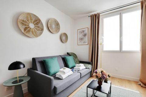 Checkmyguest vous propose ce studio de 17 m² au calme, idéalement situé dans le quartier des Épinettes, dans le 17ème arrondissement de Paris. Parfait pour des séjours inoubliables, cet espace bien équipé vous plonge au cœur de la vie parisienne. A p...