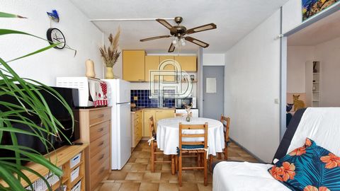 Entdecken Sie diese charmante Wohnung von 27 m2 Wohnfläche (24m2 Carrez), ideal gelegen im 1. Stock einer ruhigen und begehrten Eigentumswohnung, in unmittelbarer Nähe des Dorfes und seiner Geschäfte. Die Wohnung besteht aus einem hellen Wohnzimmer m...