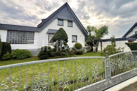 +++Please understand that we will only answer inquiries with COMPLETE personal information (complete address, phone number and e-mail)+++ This charming detached house from 1962 is located in a quiet and family-friendly residential area of Langenfeld....