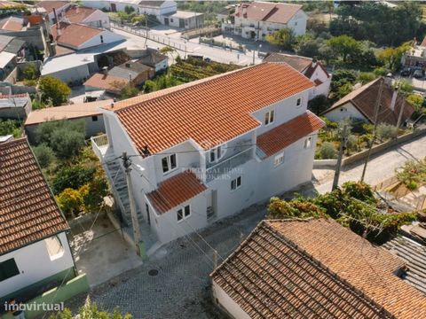 Frei stehendes Haus im Viertel Pinheirinho in Murça. Die Immobilie wurde einer Generalsanierung unterzogen, und zwar: - Neues Wasser- und Abwassersystem - Vorinstallation von Klimaanlage in allen Räumen und Räumen - Neue Elektrizität und ITED (Fernse...