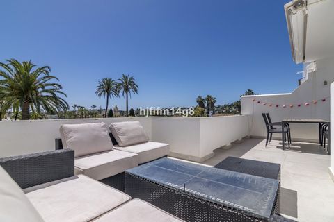 Located in Nueva Andalucía. Are you looking for a residential development that has that lovely Andalusian charm? Do you value having walking distance to everything? From golf, beach, restaurants, supermarkets? Then, properties for sale in La Rinconad...