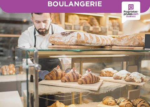 Stéphanie Bouyges vous propose en exclusivité le fonds de commerce de cette boulangerie / pâtisserie d'une superficie de près de 400 m² idéalement situé sur Versailles. Cette enseigne rénovée et de bonne réputation dispose d'un espace de vente de prè...