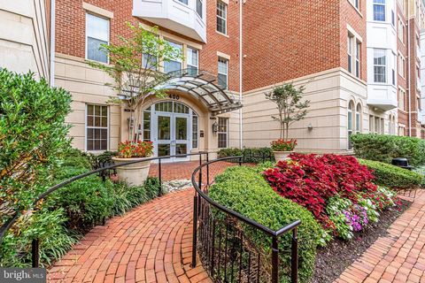 Welcome to Cameron Station! Rarely available main level condo with courtyard patio. This delightful 1-bedroom, 1-bathroom condo features 9-foot ceilings and large windows that fill the space with natural light. Situated on the main floor, you’ll enjo...