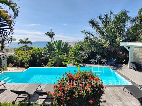 Villa de standing avec une vue mer magique dans une résidence et un quartier idéal pour tous ceux qui aime la mer, la nature et en même temps le confort moderne et la tranquillité. Description de la villa : Surface habitable : 141 m2. Superficie du t...