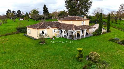 Dans le cadre idyllique de la campagne du Lot-et-Garonne, au cœur de la charmante commune de Monteton, découvrez cette magnifique villa de 150 m² nichée sur un terrain clos de 3 000 m². Perchée en hauteur, cette propriété offre un panorama exceptionn...