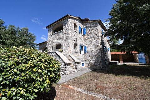 Location: Istarska županija, Višnjan, Višnjan. ID CODE: 35183 Tina Širol Agent s licencom Mob: +385 95 825 4533 Tel: +385 99 640 8438 E-mail: tina@dux-istra.com www.dux-istra.com