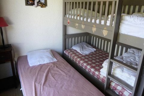 Die Residence La Cry liegt nur 3 km vom Zentrum von Combloux entfernt und in unmittelbarer NÃ¤he der Skipisten und bietet einen idealen Rahmen fÃ¼r einen Familien- oder Gruppenurlaub. Diese 60 mÂ² groÃŸe 3-Zimmer-Wohnung im Erdgeschoss eignet sich gu...