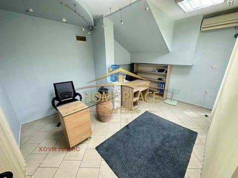 Immobilien 'Home Place' bietet zum Verkauf Räumlichkeiten mit Bürostatus. Das Anwesen befindet sich im Erdgeschoss eines Backsteingebäudes mit gemischter Nutzung und festen Arbeitszeiten im Zentrum der Stadt Varna. Fläche - 14.70m² In unmittelbarer N...