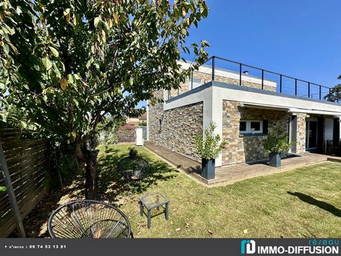 Fiche N°Id-LGB165458 : Boussac, secteur Centre ville - commerces, Maison contemporaine d'environ 147 m2 comprenant 6 piece(s) dont 4 chambre(s) + Jardin de 508 m2 - Vue : Campagne - Construction 2013 Architecte - Equipements annexes : jardin - terras...