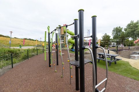 Op Strandpark Vlugtenburg staan enkele prachtige, zogeheten, Safaritenten. Deze tenten zijn eigenlijk volwaardige accommodaties die verpakt zijn in de charme van het kamperen. U beschikt over een compleet uitgeruste keuken met magnetron, gasfornuis, ...