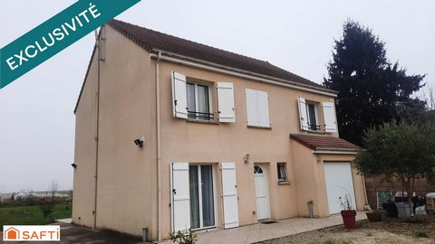 : Maison de : T5 dont : 4 chambres à l' étage