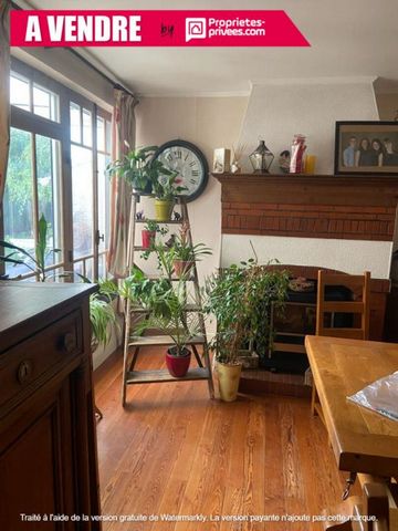 Nouveauté Benjamin Propriétés Privées ! A Hirson, découvrez, dans une rue calme, cette charmante maison, composer de : - Rez-de-chaussée : une entrée desservant un salon, une cuisine, une salle à manger, une véranda, un bureau et une chambre. - à l'é...