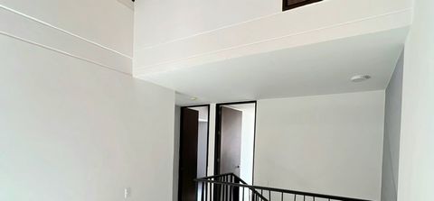 Spectacular detached house of 120 m2, with two floors, on the first floor you will find a large integral marble kitchen, dining room, laundry area, patio, social bathroom and garage with electric door and remote control. On the second floor, there ar...