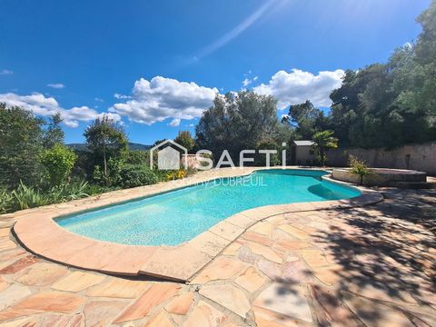 PIGNANS - MAISON TRADITIONNELLE DE 225M2 COMPOSEE DE 3 APPARTEMENTS, PISCINE, TERRAIN DE 4556M2, VUE DEGAGEE