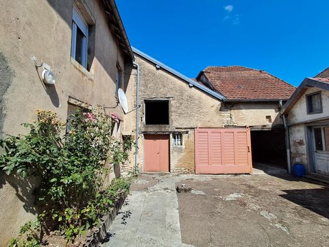 maison au centre du village