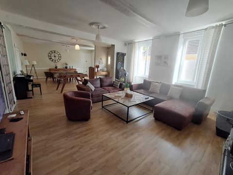 GRANDE MAISON DE VILLE AVEC DEPENDANCE ET GRAND GARAGE DE 120 m2 AU COEUR DE LA COMMUNE DE PONTVALLAIN