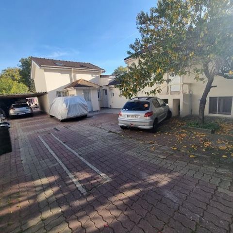 Ce bien est présenté par Maxime Rito. Epinay sur seine 93. Venez découvrir cet immeuble de rapport sur une parcelle de de 452 m². Comprenant :. 5 appartements refaits, entièrement loués. Bonne rentabilité immédiate. Locataire en place et a jour dans ...