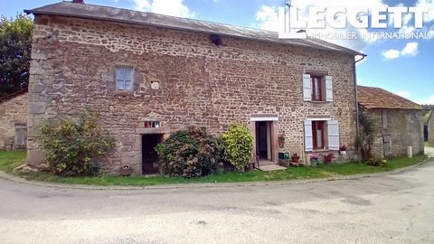 A40634JIS87 - Расположенный в тихой деревне, окруженной живописной сельской местностью, этот традиционный каменный фермерский дом с 3 спальнями предлагает подлинный кусочек сельской французской жизни. Собственность включает в себя просторный двор с а...