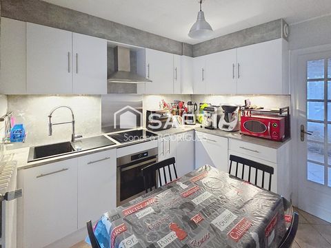 maison semi mitoyenne 6 pièces avec jardin et garage sans travaux à prévoir, proche de toutes commodités.