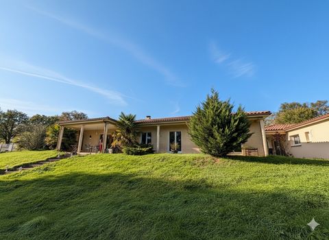 Ensemble de deux maisons modernes