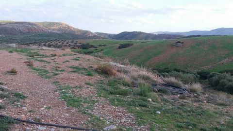 Kouremenos Building plot for sale in Kouremenos. The plot is 4005m2 with a building right of 200m2. It has 50 olive trees, a vine yard as well as a small store room with a W.C toilet. The plot is located in an area called Anevata and has good access ...