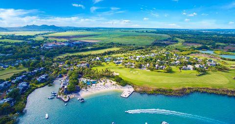 Reference: DIP493TAN Accessibility: Mauritian & foreigner (Mauritian residence permit accessible with this purchase) Location: Beau Champ, Mauritius Type: IRS Land Land area: 1 684 sqm to 2 590 sqm Criteria: Within a luxury 5 * estate with golf cours...