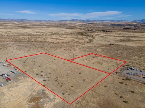 Don't pass up this incredible opportunity to own 7.5 acres of prime land near I-17, just walking distance from the New Loves Travel Stop off the newly completed I-17 and Arcosanti Interchange. Currently zoned RCU-2A with Commercial/Industrial zoning ...
