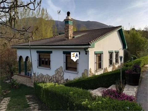 Exclusief voor ons. Deze spectaculaire Finca met land van 7.086 m2 is gelegen aan de rand van Jatar, provincie Granada, dit rustige dorp is gelegen op 962 meter boven de zeespiegel en de locatie biedt een spectaculair uitzicht op de bergen. Toegang t...