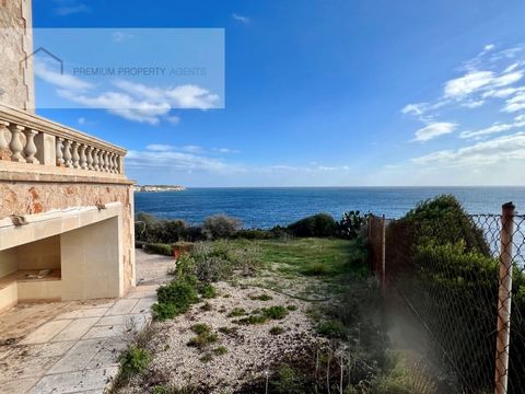 Unique villa on the Mediterranean shore with swimming pool and direct access to a very private place in front of the sea. Only a few minutes walking distance to the beaches of Cala Llombards, Caló des Moro and Cala s'Almunia, some of the most famous ...