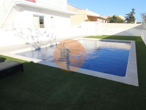 It is in the parish of Ferreiras in the municipality of Albufeira that we find this magnificent plot with a house divided into two spacious apartments, with plenty of light, and great access and in addition to the impeccable finishes that we find in ...