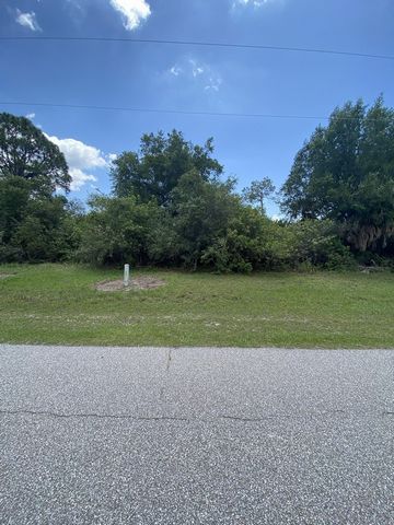 Introducing Your Dream Homesite:Here's a chance to own a piece of paradise in the conservation community of Rotonda Lakes, located in Rotonda West. Nestled along the tranquil banks of a small canal, this remarkable lot offers an idyllic setting that ...