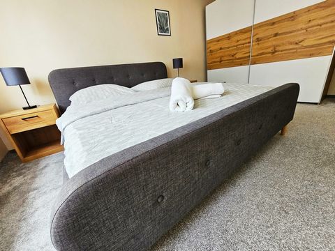 Very nice, lovingly furnished, functional and fully furnished apartment for business travelers, short vacationers and family guests, The apartment offers sleeping facilities for up to 4 people and is located on the outskirts of Weißenfels. There are ...