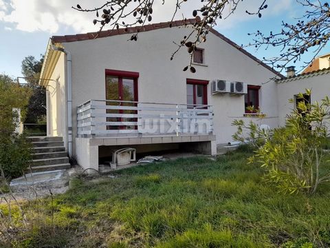 Ref 1934KS: Single storey house with a lovely open view of the Mont Ventoux mountains. It consists of a kitchen to be fitted out, a living room, 2 bedrooms, 1 bathroom to finish restoring, garage, outbuilding. All on beautiful flat land of around 110...