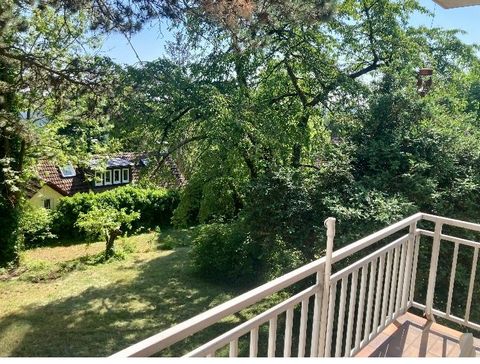 Enjoy Wiesbaden with fanatic view high on the hills of the spa town 5 min from Wiesbaden city center but still idyllically located in a nature paradise with balcony in the luxury upscale quarter of Wiesbaden Bierstadt. Wake up to birds chirping and e...