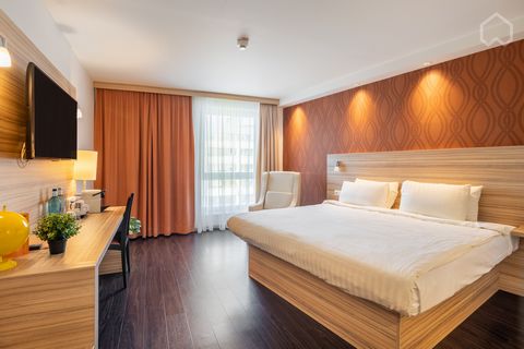 This modern room is conveniently located to all of Heidelberg's major sights and attractions. All our rooms are equipped with private bathroom, smart TV and desk and offer you enough space to work and relax. Our bar becomes the meeting place for all ...