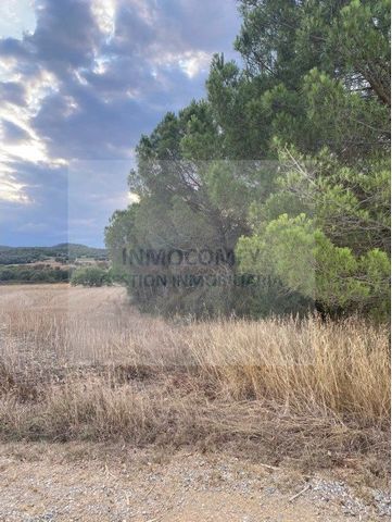 Rustic land in Cruilles, of 4,433 m2, with agricultural use without any type of construction, with two different entrances, and one of them by asphalt. Next to the Bisbal d'Empordà, in wonderful area and beautiful views. Polygon 15 - Plot 14 Rabbis. ...