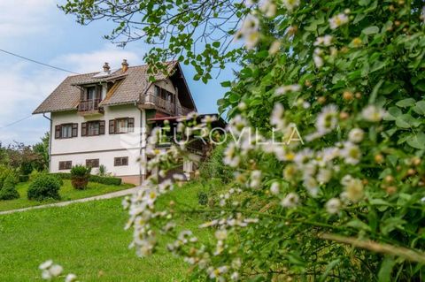 Karlovac, on the historic road Lujzijani is located a high ground floor house NKP 144 m2 on a plot of 18.000 m2. The house is divided into three floors. Basement: boiler room, small wine cellar, garage, laundry. Ground floor: entrance hall, toilet, b...