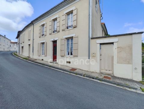 Dpt Charente Maritime (17), à vendre ARCHIAC maison P0