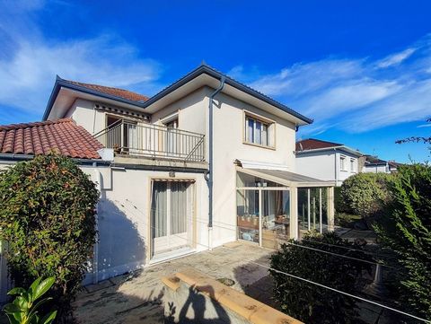 Dpt Hautes Pyrénées (65), à vendre TARBES maison P6 de 135 m² - Terrain de 416