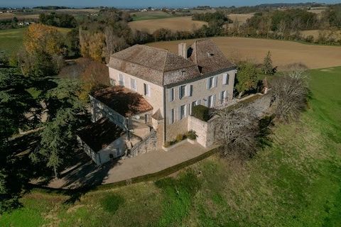 Approached by a treelined gated drive, this fascinating chateau is quietly tucked away in the rolling countryside, caught in a time wrap and only a few minutes from a village with shops and 18 kms from the thriving village of Miramont de Guyenne with...