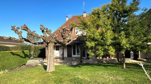 Dpt Dordogne (24), à vendre BERGERAC maison P7 de 151,63 m²