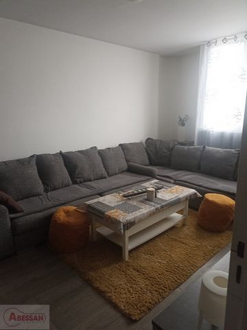 North (59). For sale in Mons-en-Baroeul, a furnished Type 2 apartment currently rented. This property is sold furnished! It has been recently renovated and has all the necessary comfort. Excellent profitability! Ideal first investment. CARREZ surface...