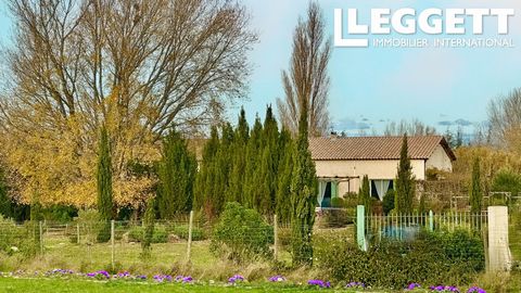 A26090IEG11 - In the beautiful village of Vinassan, with magnificent views over La Clape, this rare gem of over 36,000 m2 of lush, biodiversity-rich land with a large converted farm building of almost 300m2 accommodates a beautiful, comfortable and b...