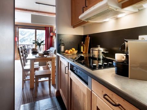 This comfy, cosy 4-star Savoyard-style residence is situated in a scenic wooded environment just a short distance from the Méribel-Mottaret resort at an altitude of 1,750 m. Méribel-Mottaret is a charming ski-in, ski-out resort between the Vanoise Na...