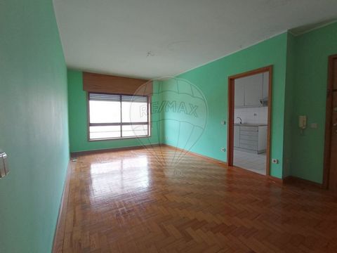 Descubra este encantador Apartamento T2 em Vilar de Andorinho Junto ao Hospital Santos Silva 
