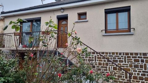 BOULOIRE(72,440) . LIFE ANNUITY EMPLOYS A WOMAN 87 YEARS OLD AND A MAN 82 YEARS OLD. House of about 68 m² on total basement. Plot of 822 m². This house consists of an entrance, a living room, a living room, a kitchen, two bedrooms, a shower room, a r...